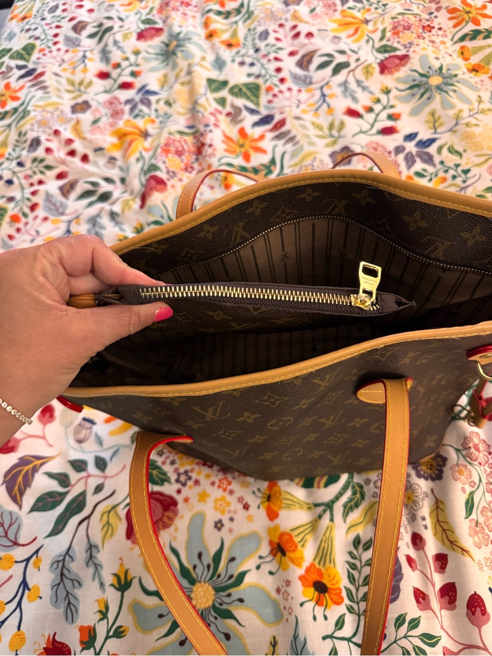 Classic Brown Monogram Canvas Handbag with Tan Leather Trim - Picture 4 of 11